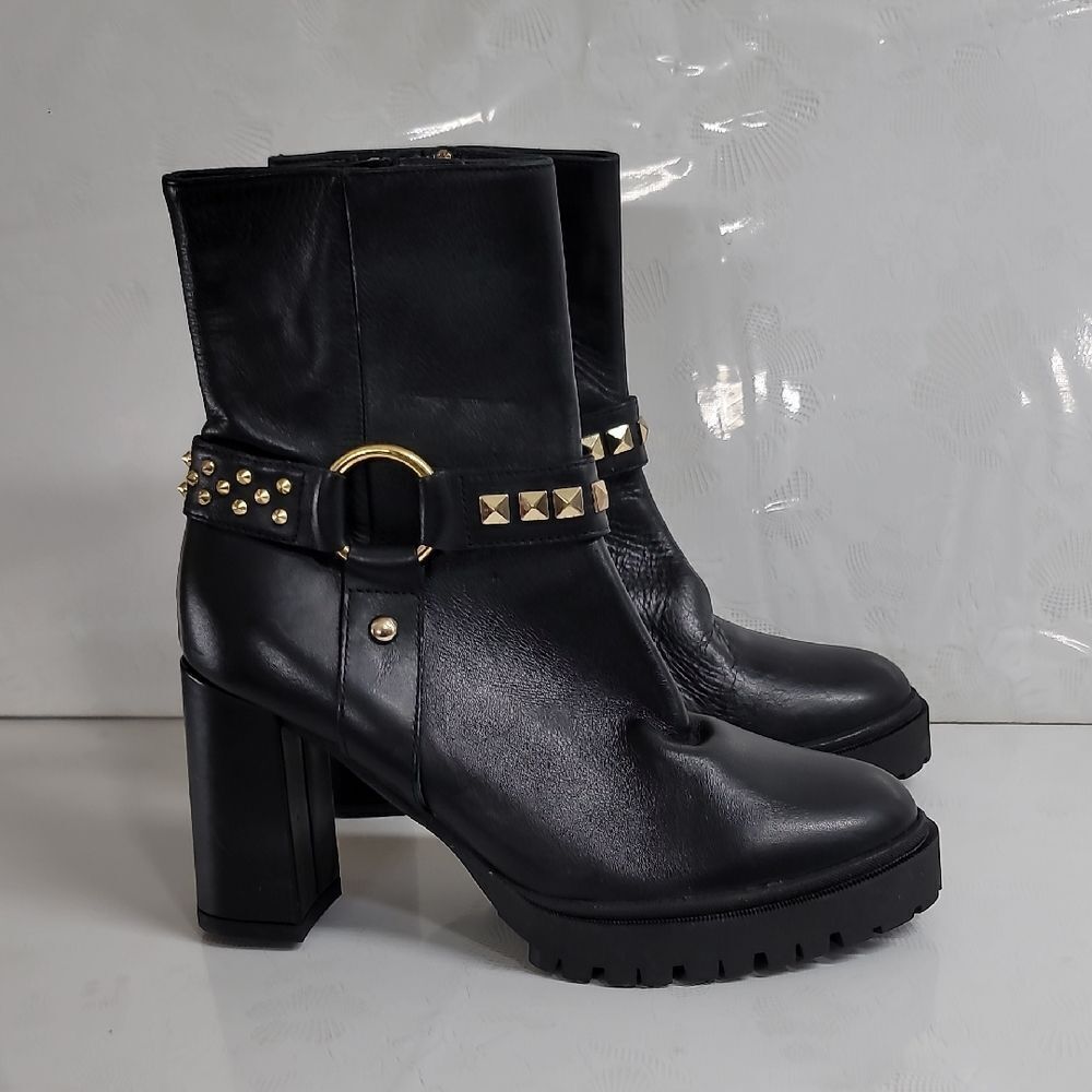 Beautiisoles by Robyn Shreiber Brigitte Studded Black Leather Boot Size 38